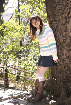 18 year old girl Nicole Ray showing off her tits and twat on golf course